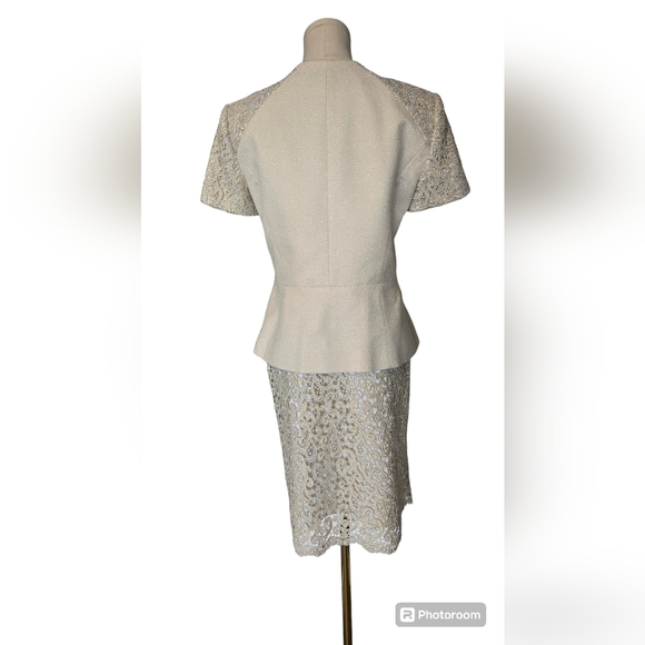 Tahari Luxe Lace metallic skirt suit - size. 6 - Picture 3 of 13